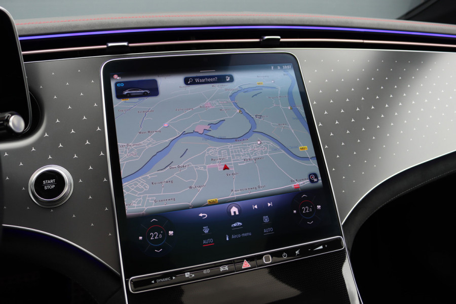 Mercedes-Benz EQE 300 Star Edition AMG 90 kWh | Luchtvering | Achterasbesturing | Distronic+ | Panoramadak | Burmester | Digital Light | Verwarmd Stuurwiel | Trekhaak | Keyless Go |