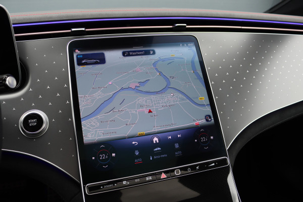 Mercedes-Benz EQE 300 Star Edition AMG 90 kWh | Luchtvering | Achterasbesturing | Distronic+ | Panoramadak | Burmester | Digital Light | Verwarmd Stuurwiel | Trekhaak | Keyless Go |