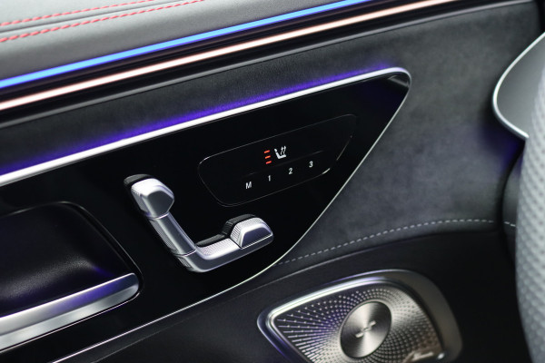 Mercedes-Benz EQE 300 Star Edition AMG 90 kWh | Luchtvering | Achterasbesturing | Distronic+ | Panoramadak | Burmester | Digital Light | Verwarmd Stuurwiel | Trekhaak | Keyless Go |