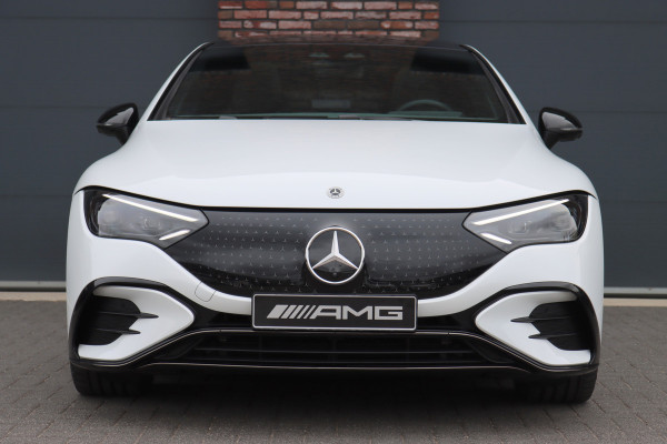 Mercedes-Benz EQE 300 Star Edition AMG 90 kWh | Luchtvering | Achterasbesturing | Distronic+ | Panoramadak | Burmester | Digital Light | Verwarmd Stuurwiel | Trekhaak | Keyless Go |