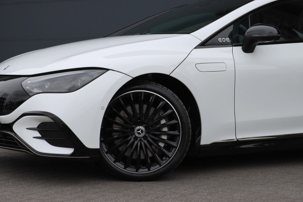 Mercedes-Benz EQE 300 Star Edition AMG 90 kWh | Luchtvering | Achterasbesturing | Distronic+ | Panoramadak | Burmester | Digital Light | Verwarmd Stuurwiel | Trekhaak | Keyless Go |