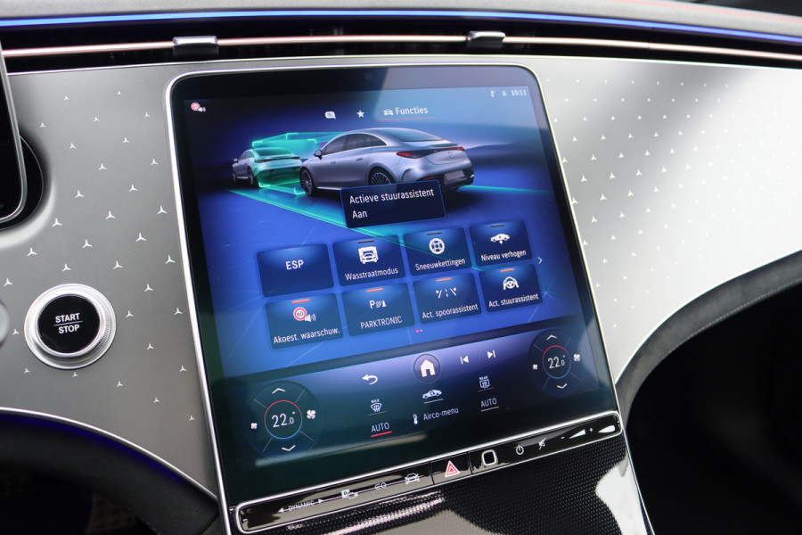 Mercedes-Benz EQE 300 Star Edition AMG 90 kWh | Luchtvering | Achterasbesturing | Distronic+ | Panoramadak | Burmester | Digital Light | Verwarmd Stuurwiel | Trekhaak | Keyless Go |