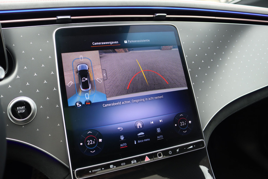 Mercedes-Benz EQE 300 Star Edition AMG 90 kWh | Luchtvering | Achterasbesturing | Distronic+ | Panoramadak | Burmester | Digital Light | Verwarmd Stuurwiel | Trekhaak | Keyless Go |