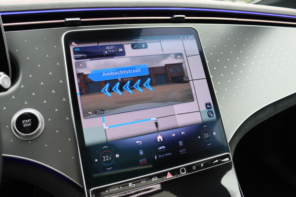 Mercedes-Benz EQE 300 Star Edition AMG 90 kWh | Luchtvering | Achterasbesturing | Distronic+ | Panoramadak | Burmester | Digital Light | Verwarmd Stuurwiel | Trekhaak | Keyless Go |