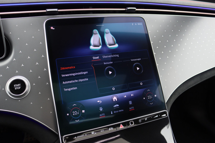 Mercedes-Benz EQE 300 Star Edition AMG 90 kWh | Luchtvering | Achterasbesturing | Distronic+ | Panoramadak | Burmester | Digital Light | Verwarmd Stuurwiel | Trekhaak | Keyless Go |