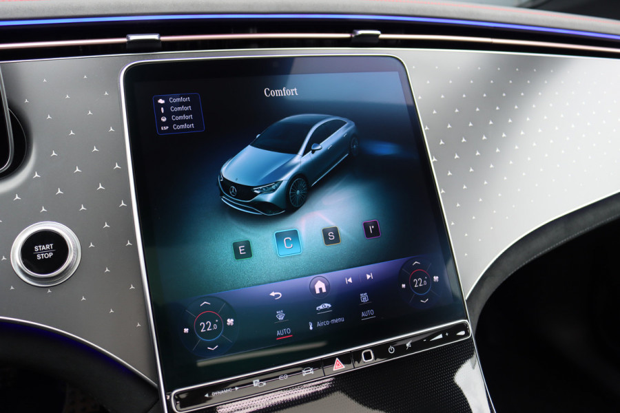 Mercedes-Benz EQE 300 Star Edition AMG 90 kWh | Luchtvering | Achterasbesturing | Distronic+ | Panoramadak | Burmester | Digital Light | Verwarmd Stuurwiel | Trekhaak | Keyless Go |