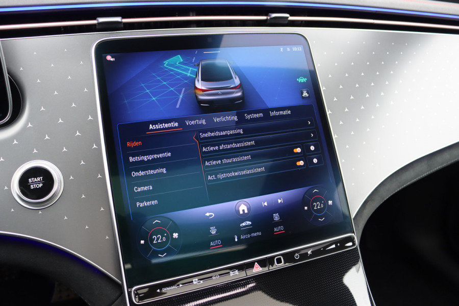 Mercedes-Benz EQE 300 Star Edition AMG 90 kWh | Luchtvering | Achterasbesturing | Distronic+ | Panoramadak | Burmester | Digital Light | Verwarmd Stuurwiel | Trekhaak | Keyless Go |