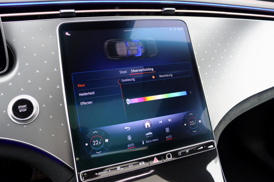Mercedes-Benz EQE 300 Star Edition AMG 90 kWh | Luchtvering | Achterasbesturing | Distronic+ | Panoramadak | Burmester | Digital Light | Verwarmd Stuurwiel | Trekhaak | Keyless Go |