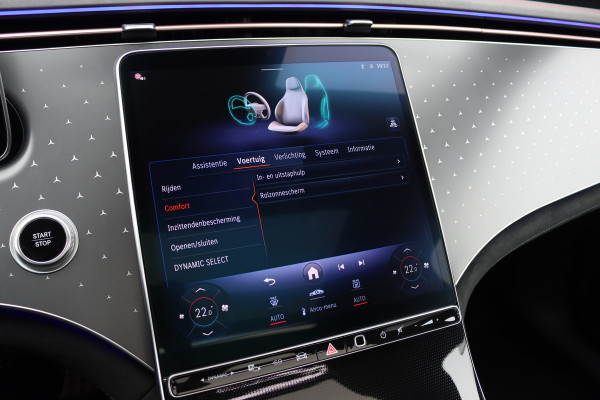 Mercedes-Benz EQE 300 Star Edition AMG 90 kWh | Luchtvering | Achterasbesturing | Distronic+ | Panoramadak | Burmester | Digital Light | Verwarmd Stuurwiel | Trekhaak | Keyless Go |