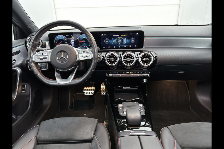 Mercedes-Benz A-Klasse 250 e Business Solution AMG Limited VOL! (NL-auto, Goed OnderH, Panorama, SfeerV, Elektrische stoelen, Etc)