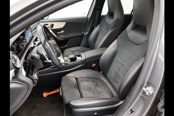 Mercedes-Benz A-Klasse 250 e Business Solution AMG Limited VOL! (NL-auto, Goed OnderH, Panorama, SfeerV, Elektrische stoelen, Etc)