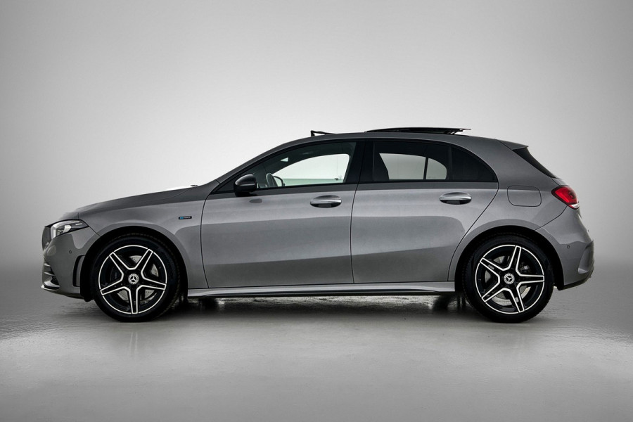 Mercedes-Benz A-Klasse 250 e Business Solution AMG Limited VOL! (NL-auto, Goed OnderH, Panorama, SfeerV, Elektrische stoelen, Etc)