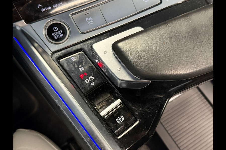 Audi e-tron Sportback 55 quattro S edition 95 kWh AUT. PANORAMADAK CAMERA VIRTUAL COCKPIT NAVI LEDER APPLE CARPLAY STOELVERWARMING