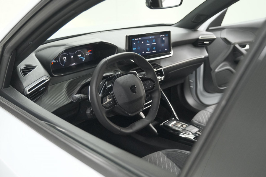 Peugeot 2008 PureTech 130 EAT8 Allure | Allseason banden | 360 Camera | Dodehoekdetectie | Apple Carplay | Stoelverwarming