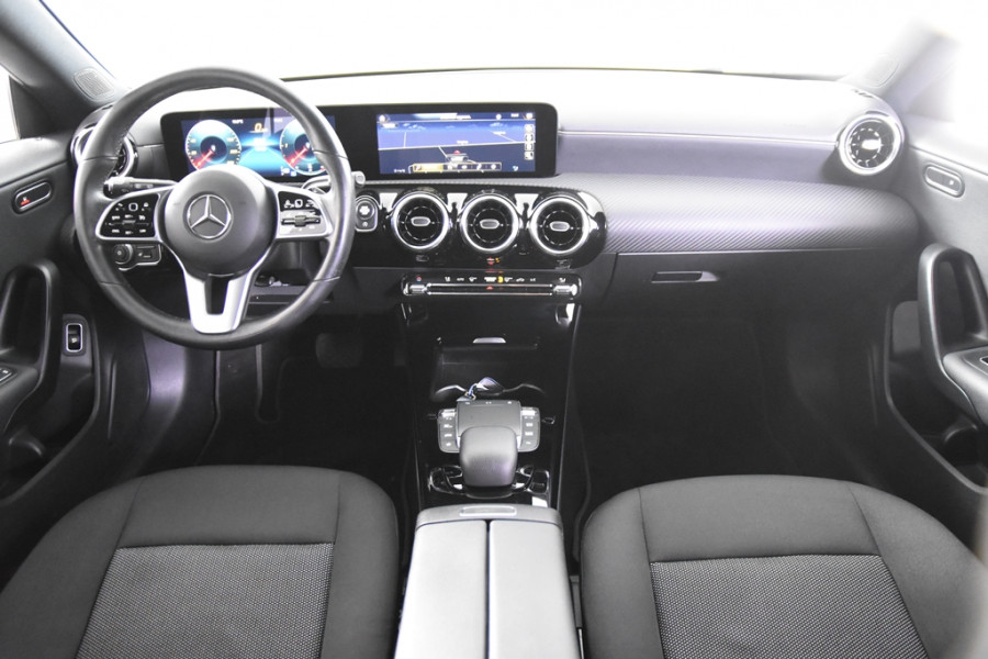 Mercedes-Benz CLA-Klasse 200 d Automaat *1ste Eigenaar*Navigatie*Trekhaak*Stoelverwarming*