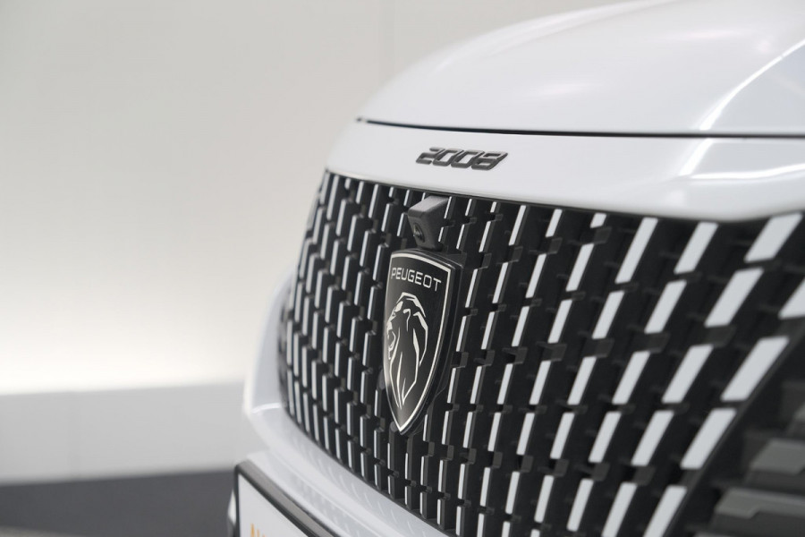 Peugeot 2008 PureTech 130 EAT8 Allure | Allseason banden | 360 Camera | Dodehoekdetectie | Apple Carplay | Stoelverwarming