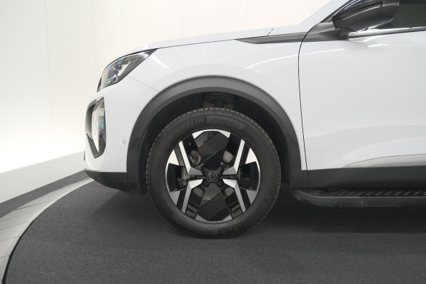 Peugeot 2008 PureTech 130 EAT8 Allure | Allseason banden | 360 Camera | Dodehoekdetectie | Apple Carplay | Stoelverwarming