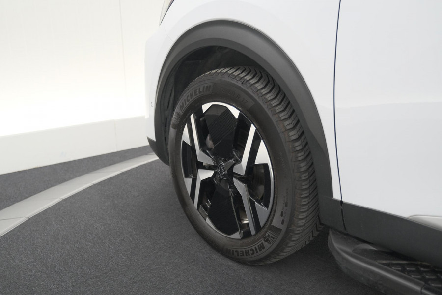 Peugeot 2008 PureTech 130 EAT8 Allure | Allseason banden | 360 Camera | Dodehoekdetectie | Apple Carplay | Stoelverwarming