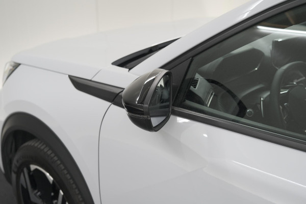 Peugeot 2008 PureTech 130 EAT8 Allure | Allseason banden | 360 Camera | Dodehoekdetectie | Apple Carplay | Stoelverwarming