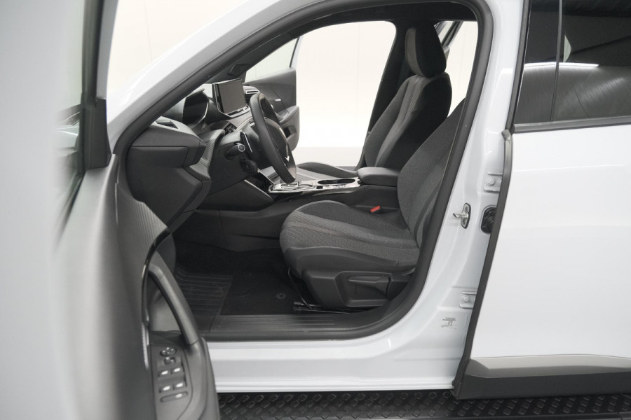 Peugeot 2008 PureTech 130 EAT8 Allure | Allseason banden | 360 Camera | Dodehoekdetectie | Apple Carplay | Stoelverwarming