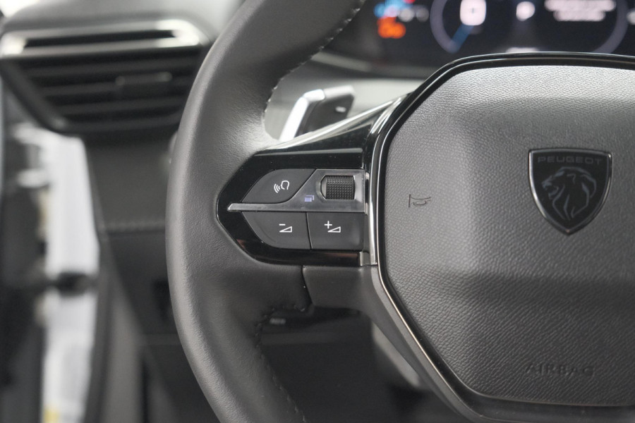 Peugeot 2008 PureTech 130 EAT8 Allure | Allseason banden | 360 Camera | Dodehoekdetectie | Apple Carplay | Stoelverwarming