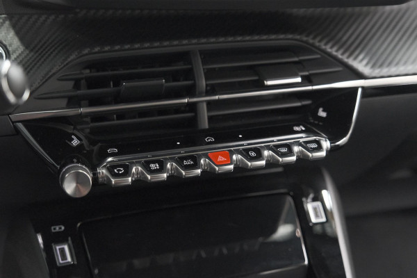 Peugeot 2008 PureTech 130 EAT8 Allure | Allseason banden | 360 Camera | Dodehoekdetectie | Apple Carplay | Stoelverwarming