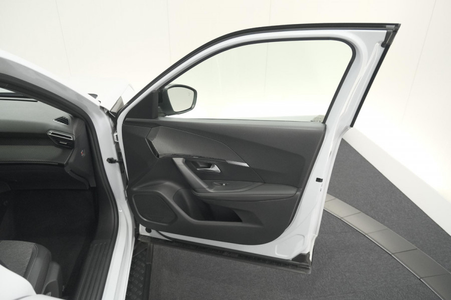Peugeot 2008 PureTech 130 EAT8 Allure | Allseason banden | 360 Camera | Dodehoekdetectie | Apple Carplay | Stoelverwarming