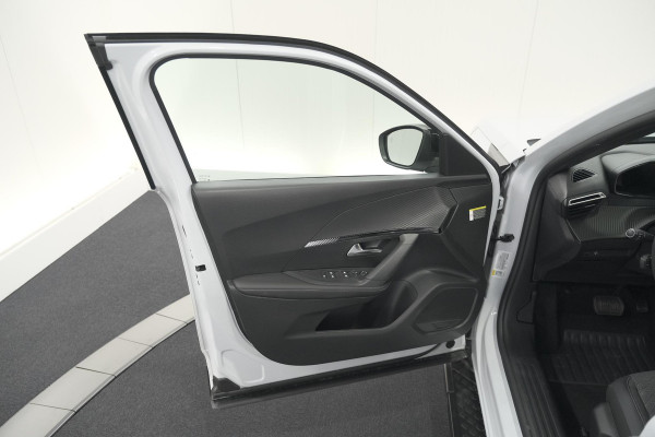Peugeot 2008 PureTech 130 EAT8 Allure | Allseason banden | 360 Camera | Dodehoekdetectie | Apple Carplay | Stoelverwarming