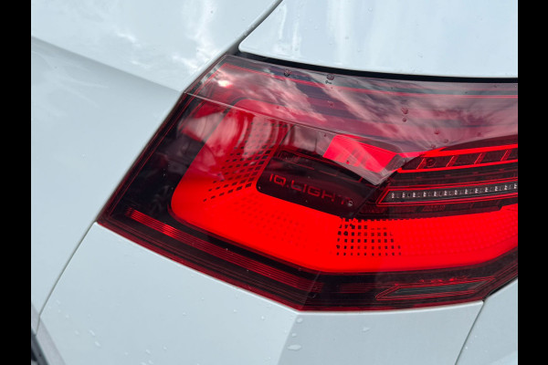 Volkswagen Golf GTE 245PK HYBRID SPORT TREKHAAK/CAMERA/IQ-LIGHT/PANORAMADAK