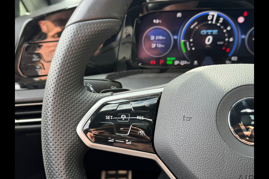 Volkswagen Golf GTE 245PK HYBRID SPORT TREKHAAK/CAMERA/IQ-LIGHT/PANORAMADAK