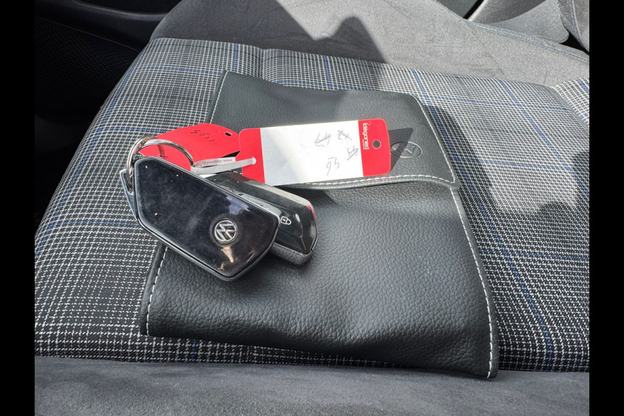 Volkswagen Golf GTE 245PK HYBRID SPORT TREKHAAK/CAMERA/IQ-LIGHT/PANORAMADAK