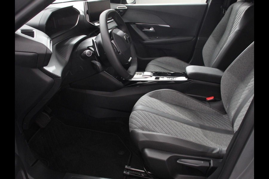 Peugeot 2008 1.2 PureTech 130pk Automaat Allure Navigatie Climate Control Camera 360 Dab Led Lichtmetalen Velgen Parkeer sensoren Cruise Control Adaptive Stoelverwarming