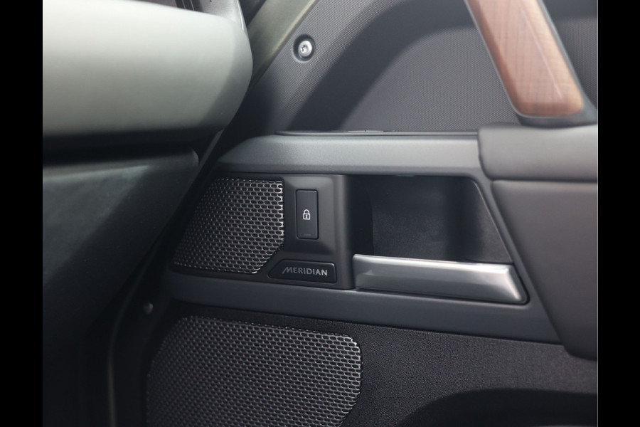 Land Rover Defender P400e X | Pano - Trekhaak - Meridian