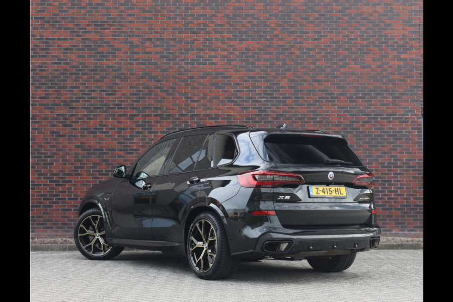 BMW X5 45e xDrive | SkyLounge - Trekhaak - B&W