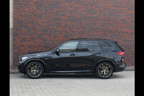 BMW X5 45e xDrive | SkyLounge - Trekhaak - B&W