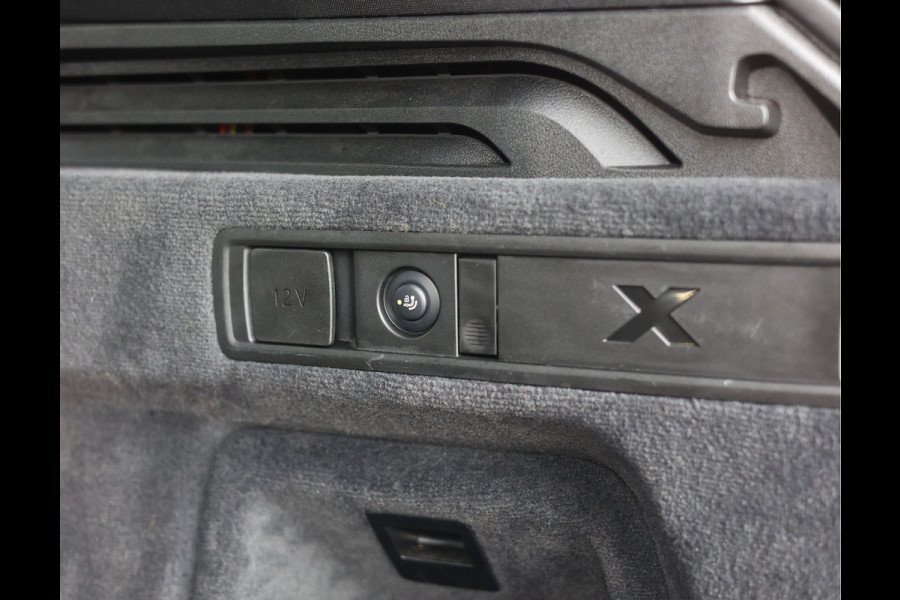 BMW X5 45e xDrive | SkyLounge - Trekhaak - B&W