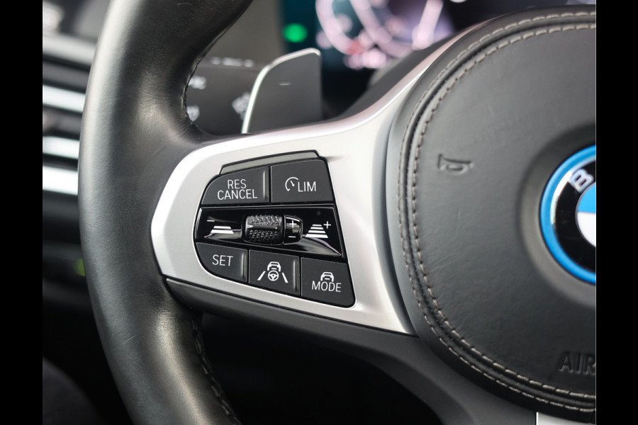 BMW X5 45e xDrive | SkyLounge - Trekhaak - B&W