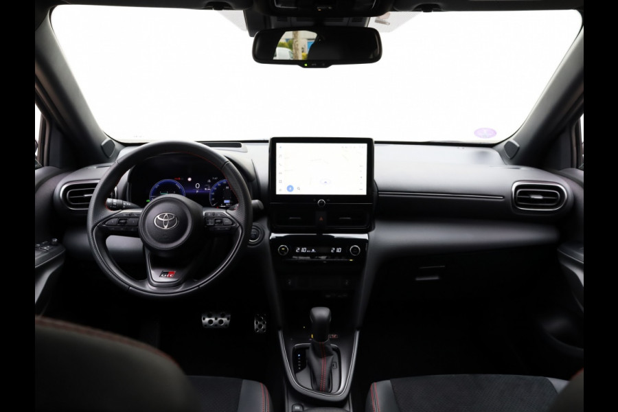 Toyota Yaris Cross 1.5 Hyb 130 GR SPORT | Head Up | Leder/Alcantara | Dodehoek
