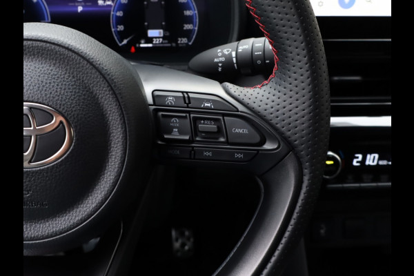 Toyota Yaris Cross 1.5 Hyb 130 GR SPORT | Head Up | Leder/Alcantara | Dodehoek