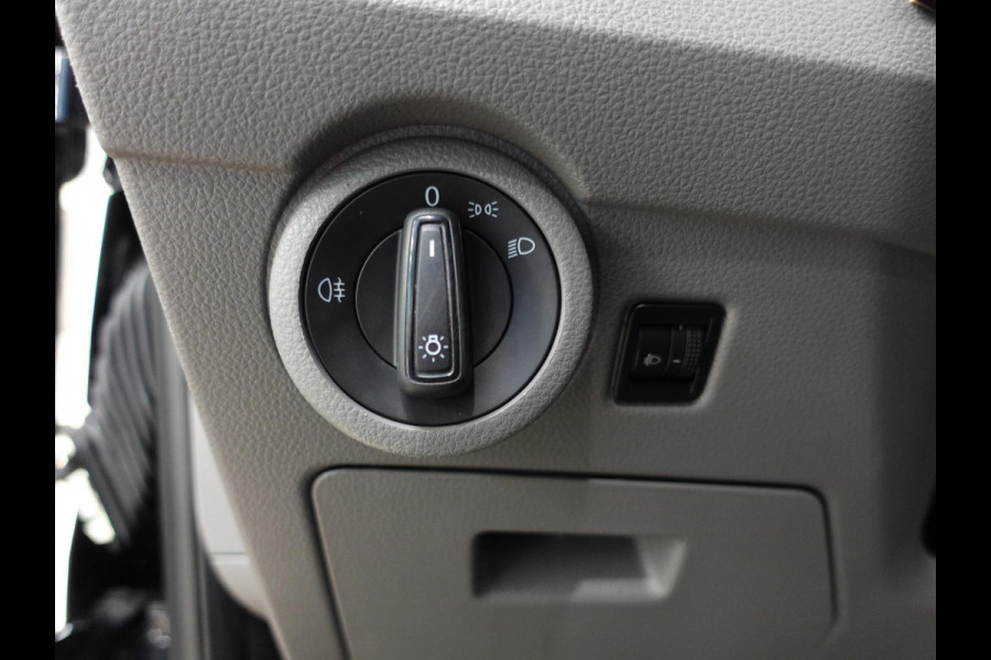 Volkswagen Transporter 110PK L1H1 Airco Cruise Control Trekhaak Camera Apple Carplay/Android Auto