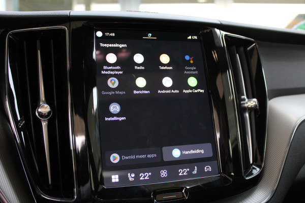 Volvo XC60 2.0 T8 Plug-in hybrid AWD Plus Black Edition Elek. Trekhaak | 360 Camera | Panorama dak | Getint glas