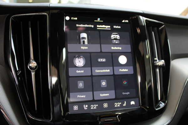 Volvo XC60 2.0 T8 Plug-in hybrid AWD Plus Black Edition Elek. Trekhaak | 360 Camera | Panorama dak | Getint glas