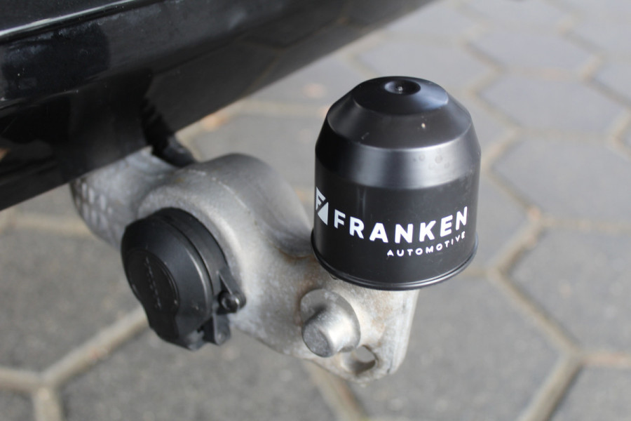 Volvo XC60 2.0 T8 Plug-in hybrid AWD Plus Black Edition Elek. Trekhaak | 360 Camera | Panorama dak | Getint glas