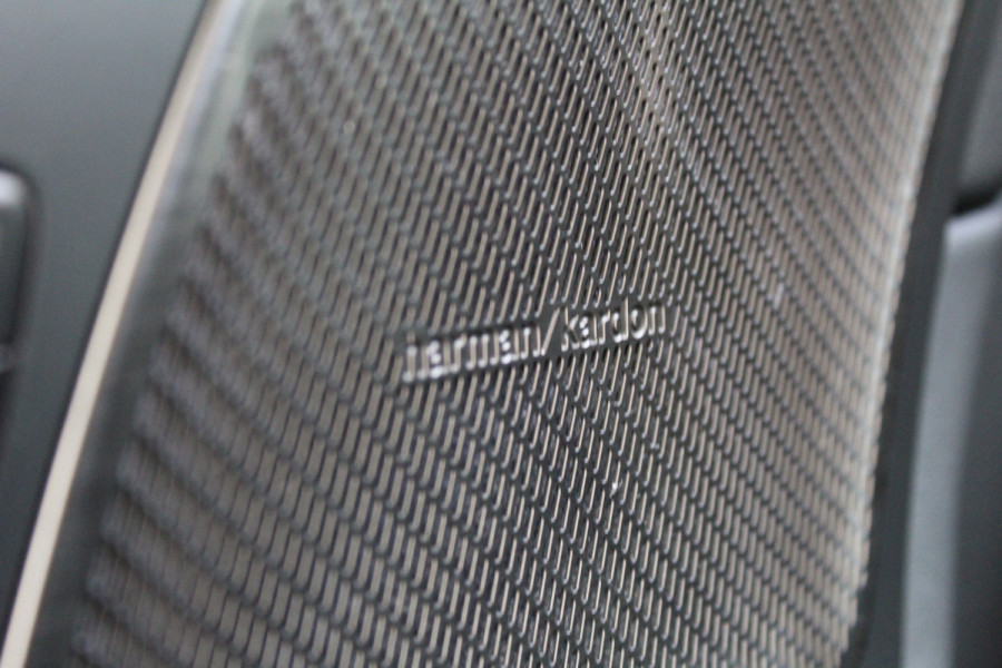 Volvo XC60 2.0 T8 Plug-in hybrid AWD Plus Black Edition Elek. Trekhaak | 360 Camera | Panorama dak | Getint glas