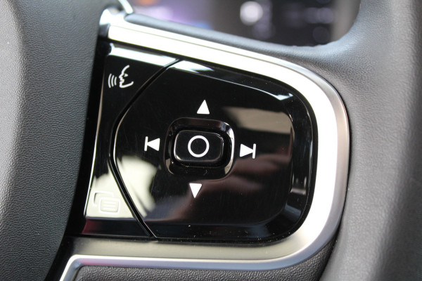 Volvo XC60 2.0 T8 Plug-in hybrid AWD Plus Black Edition Elek. Trekhaak | 360 Camera | Panorama dak | Getint glas