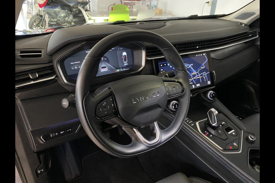 Lynk & Co 01 1.5 Panoramadak / Apple carplay android / 360 Camera / gelaagd glas