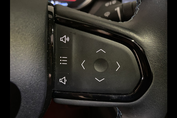 Lynk & Co 01 1.5 Panoramadak / Apple carplay android / 360 Camera / gelaagd glas