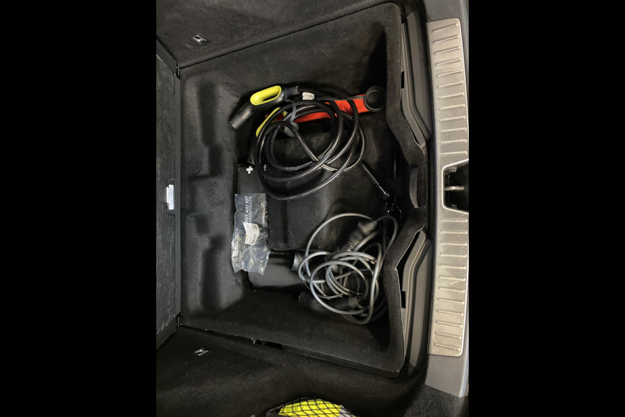 Lynk & Co 01 1.5 Panoramadak / Apple carplay android / 360 Camera / gelaagd glas