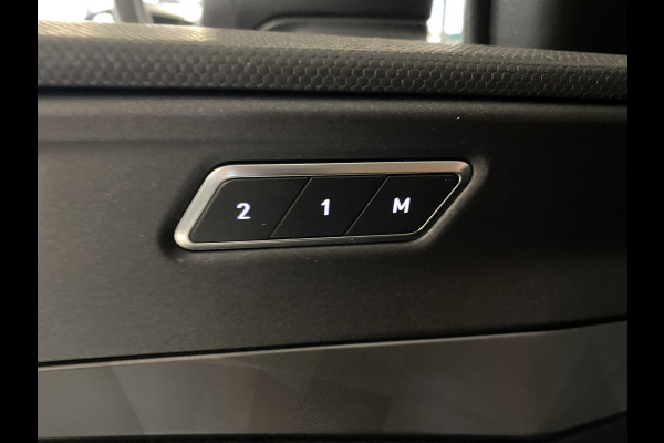 Lynk & Co 01 1.5 Panoramadak / Apple carplay android / 360 Camera / gelaagd glas