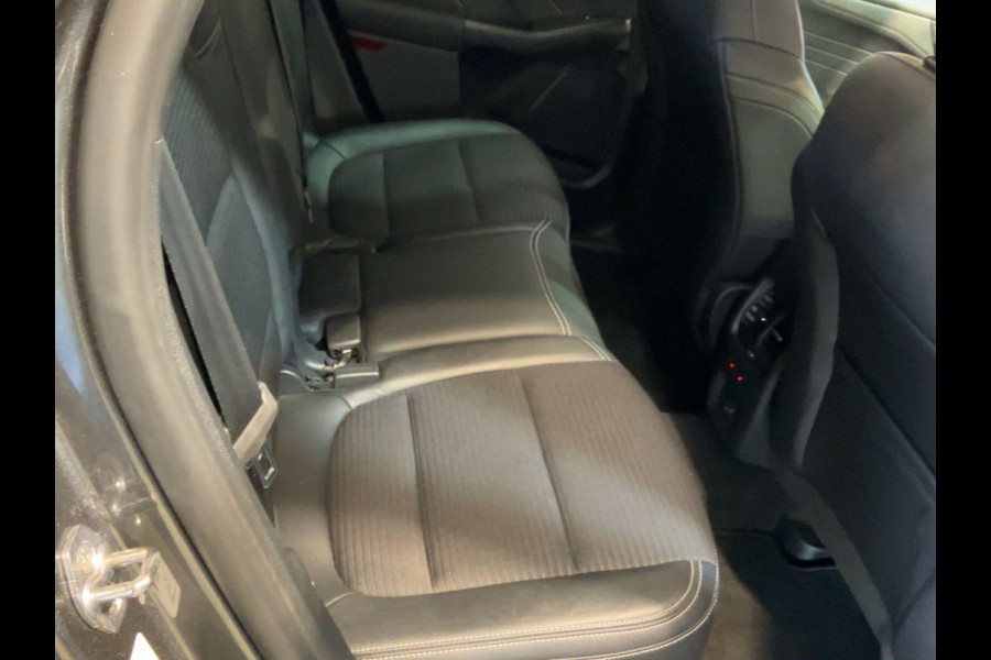 Ford Kuga 2.5 PHEV Titanium X 225pk Adaptieve Cruise | Winterpack | Dodehoeksensoren | Achteruitrijcamera | Half lederen Bekleding